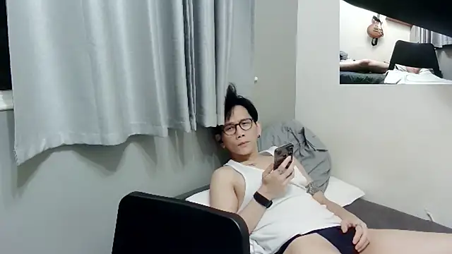 Snapshot of UndreamtM chatting on September 2025 01:54:02 PM UndreamtM online show from September 2025 01:54:02 PM