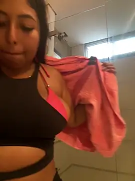 emmyjhonson07 online show from March 2025 10:39:02 PM