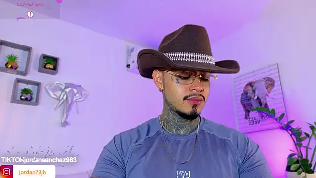 JordanSmiith  online show from March 2026 07:52:01 PM