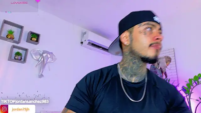 JordanSmiith  online show from April 2026 08:28:02 PM