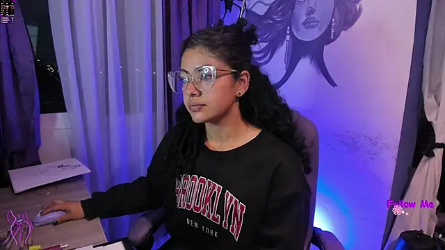 Snapshot of witchviolet chatting on November 2025 10:26:02 AM witchviolet online show from November 2025 10:26:02 AM