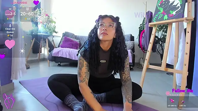 Snapshot of witchviolet chatting on January 2026 09:51:02 PM witchviolet online show from January 2026 09:51:02 PM