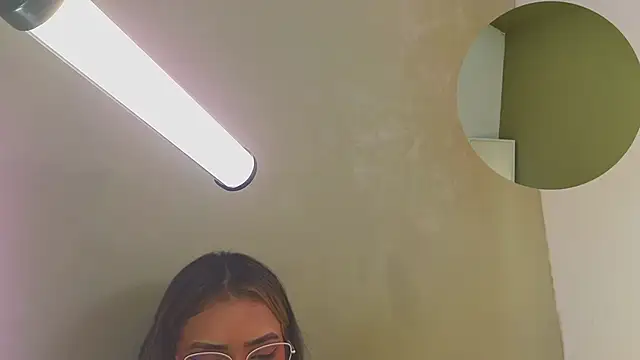 Snapshot of maykka chatting on February 2025 03:25:02 AM maykka online show from February 2025 03:25:02 AM