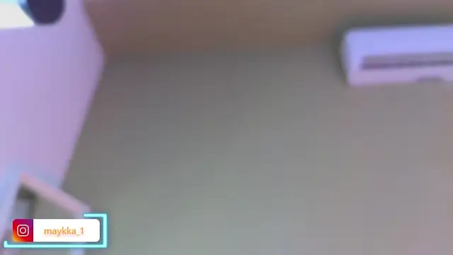 Snapshot of maykka chatting on March 2025 03:21:02 AM maykka online show from March 2025 03:21:02 AM