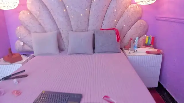 chloe watson  online show from March 2025 07:50:02 PM