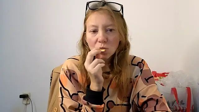 Snapshot of Jony_Marta chatting on March 2025 04:45:01 PM Jony Marta online show from March 2025 04:45:01 PM