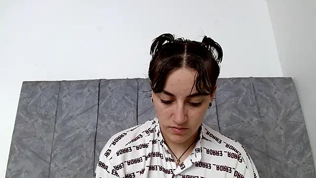 linda 33 online show from October 2025 07:23:01 PM