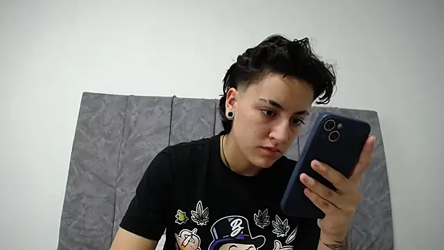 linda 33 online show from January 2026 05:51:02 PM