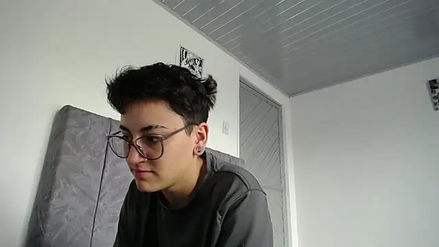 linda 33 online show from April 2026 04:23:01 PM