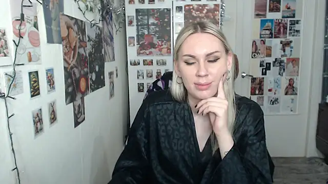 Snapshot of CapriScorpion chatting on December 2024 05:22:01 PM CapriScorpion online show from December 2024 05:22:01 PM