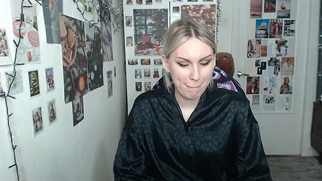 Snapshot of CapriScorpion chatting on December 2024 08:42:02 AM CapriScorpion online show from December 2024 08:42:02 AM