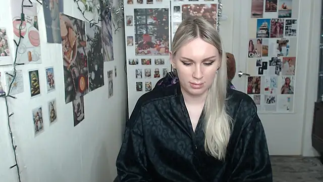 Snapshot of CapriScorpion chatting on December 2024 03:44:01 PM CapriScorpion online show from December 2024 03:44:01 PM