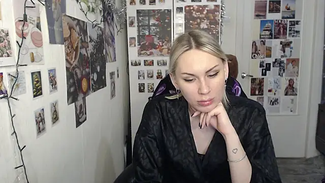 Snapshot of CapriScorpion chatting on December 2024 10:28:01 AM CapriScorpion online show from December 2024 10:28:01 AM