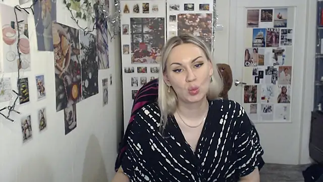 Snapshot of CapriScorpion chatting on December 2024 06:16:02 PM CapriScorpion online show from December 2024 06:16:02 PM