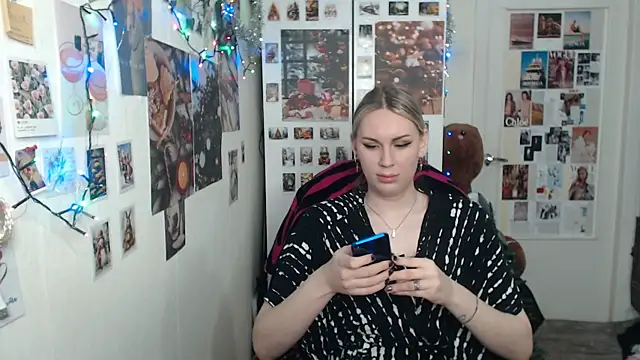 Snapshot of CapriScorpion chatting on December 2024 09:59:02 AM CapriScorpion online show from December 2024 09:59:02 AM