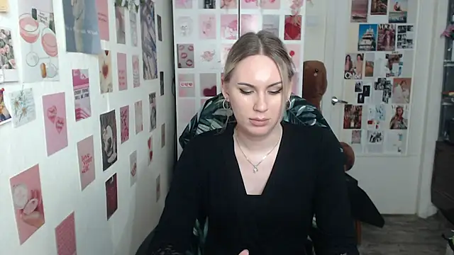 Snapshot of CapriScorpion chatting on March 2025 04:30:01 PM CapriScorpion online show from March 2025 04:30:01 PM