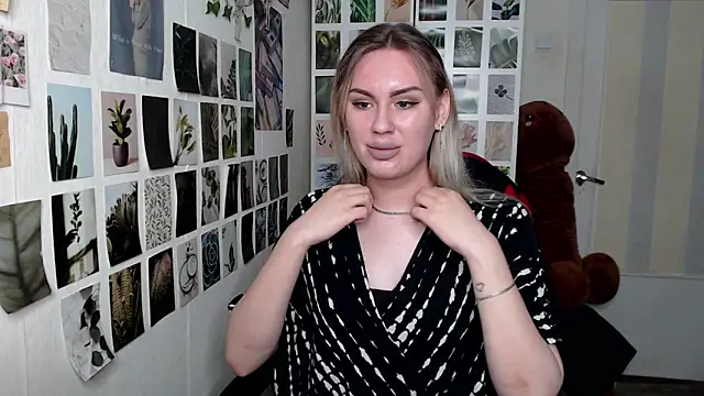 Snapshot of CapriScorpion chatting on September 2025 12:37:01 PM CapriScorpion online show from September 2025 12:37:01 PM