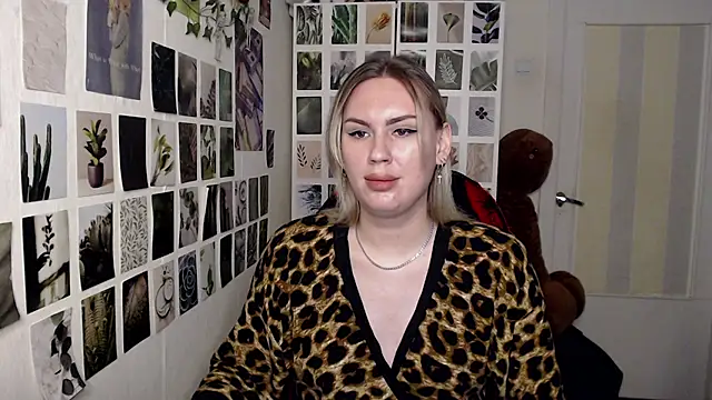 Snapshot of CapriScorpion chatting on September 2025 01:44:02 PM CapriScorpion online show from September 2025 01:44:02 PM