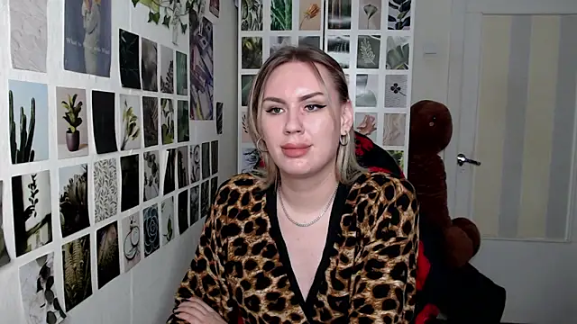 Snapshot of CapriScorpion chatting on September 2025 01:46:01 PM CapriScorpion online show from September 2025 01:46:01 PM