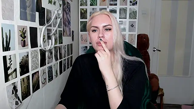 Snapshot of CapriScorpion chatting on October 2025 10:45:01 AM CapriScorpion online show from October 2025 10:45:01 AM