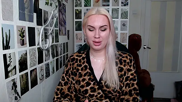 Snapshot of CapriScorpion chatting on October 2025 11:30:01 AM CapriScorpion online show from October 2025 11:30:01 AM