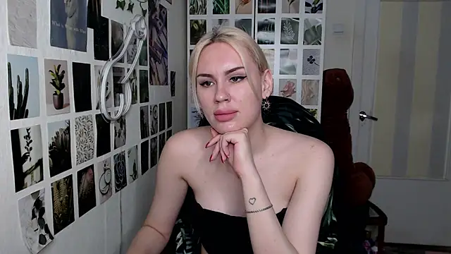 Snapshot of CapriScorpion chatting on November 2025 10:26:02 AM CapriScorpion online show from November 2025 10:26:02 AM