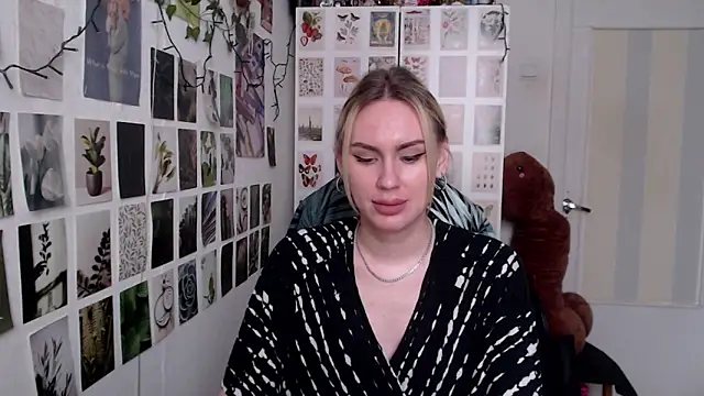 Snapshot of CapriScorpion chatting on February 2026 12:39:02 PM CapriScorpion online show from February 2026 12:39:02 PM