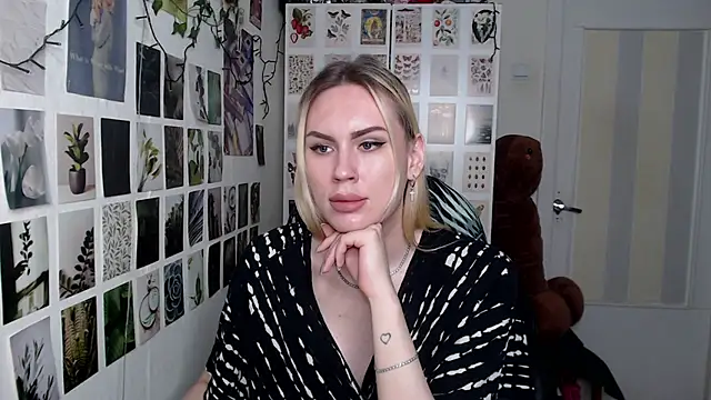 Snapshot of CapriScorpion chatting on March 2026 12:55:01 PM CapriScorpion online show from March 2026 12:55:01 PM