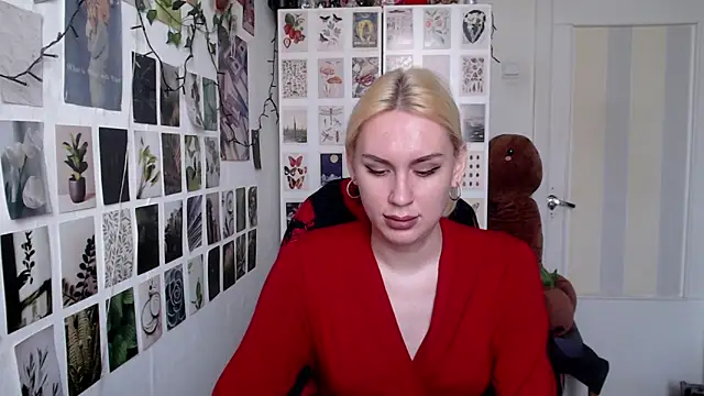 Snapshot of CapriScorpion chatting on March 2026 10:15:02 AM CapriScorpion online show from March 2026 10:15:02 AM