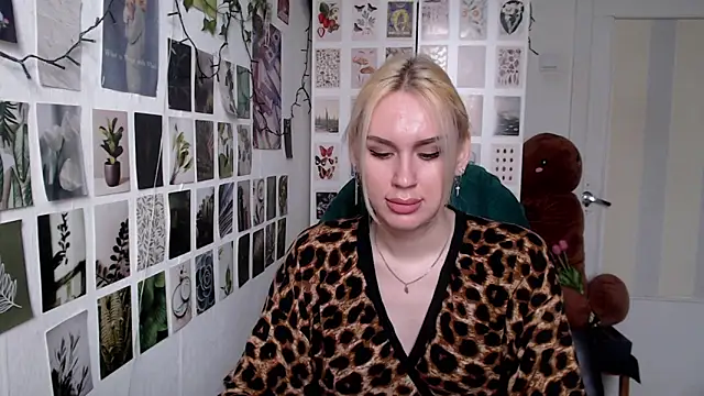 Snapshot of CapriScorpion chatting on April 2026 11:40:02 AM CapriScorpion online show from April 2026 11:40:02 AM