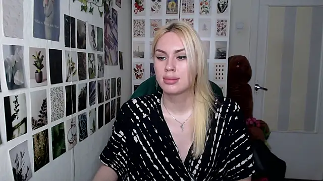 Snapshot of CapriScorpion chatting on April 2026 02:55:02 PM CapriScorpion online show from April 2026 02:55:02 PM