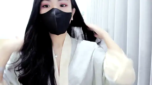 Lita-Julia online show from November 2025 08:30:01 PM