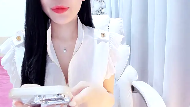 Lita-Julia online show from May 2026 06:14:02 PM