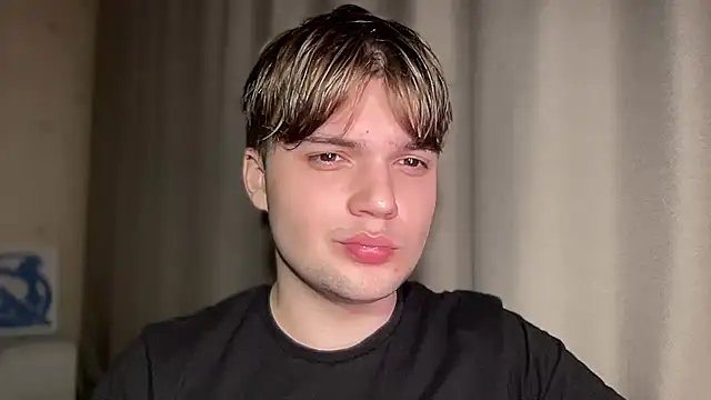 Snapshot of superfluboy_ chatting on February 2025 03:30:02 PM superfluboy online show from February 2025 03:30:02 PM