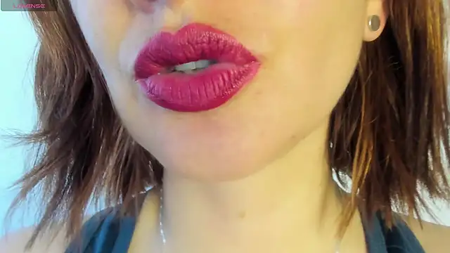 Snapshot of queen_fetish chatting on April 2026 03:13:01 PM queen fetish online show from April 2026 03:13:01 PM