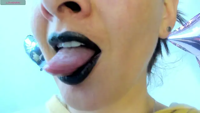 Snapshot of queen_fetish chatting on May 2026 07:00:01 PM queen fetish online show from May 2026 07:00:01 PM
