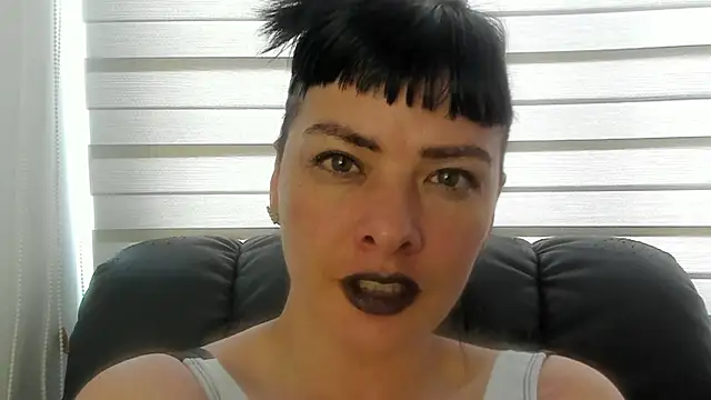 queen fetish online show from July 2026 09:00:02 PM
