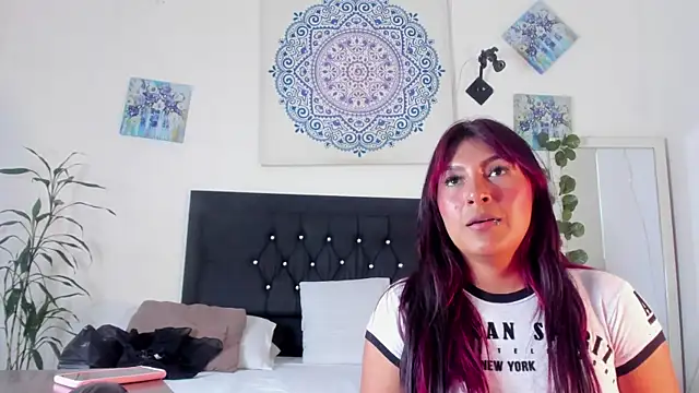 evelynjohnsoon online show from January 2025 06:41:02 PM