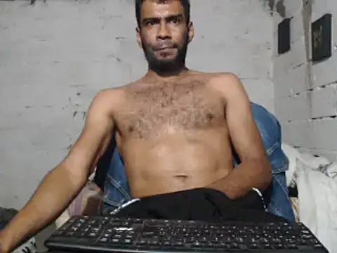 Snapshot of erik_alexander chatting on January 2025 06:01:02 AM erik alexander online show from January 2025 06:01:02 AM