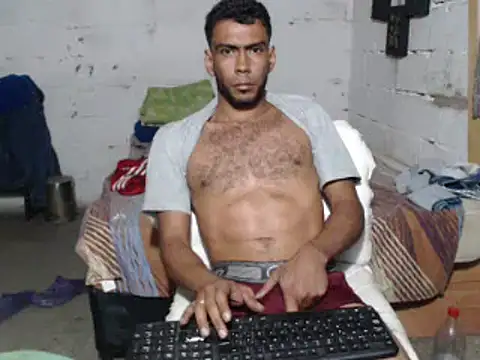 Snapshot of erik_alexander chatting on February 2025 07:35:01 AM erik alexander online show from February 2025 07:35:01 AM