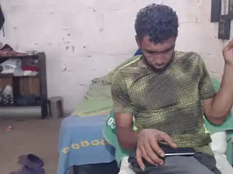 Snapshot of erik_alexander chatting on February 2025 08:00:01 PM erik alexander online show from February 2025 08:00:01 PM