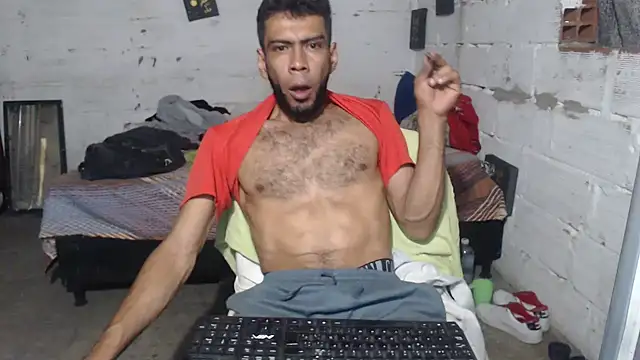 Snapshot of erik_alexander chatting on October 2025 03:32:02 AM erik alexander online show from October 2025 03:32:02 AM