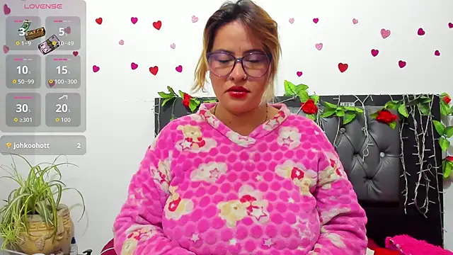 hazel 34 online show from November 2025 08:31:02 AM