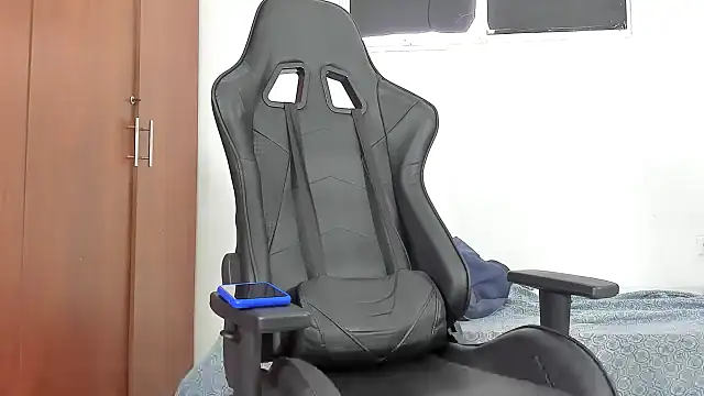 Snapshot of joris_vo chatting on December 2024 04:15:02 PM joris vo online show from December 2024 04:15:02 PM