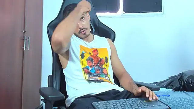 Snapshot of joris_vo chatting on January 2025 03:26:01 PM joris vo online show from January 2025 03:26:01 PM