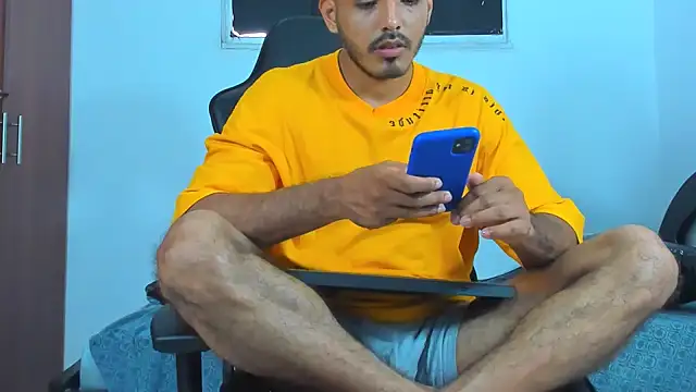 Snapshot of joris_vo chatting on January 2025 03:04:01 PM joris vo online show from January 2025 03:04:01 PM