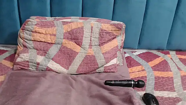 BLACKberry008 online show from February 2025 08:42:02 PM