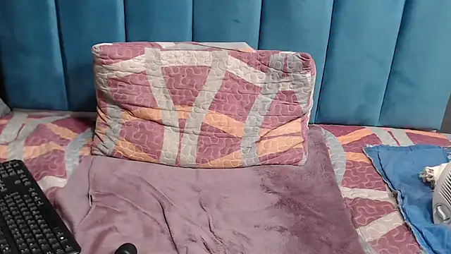 BLACKberry008 online show from February 2025 06:57:02 PM