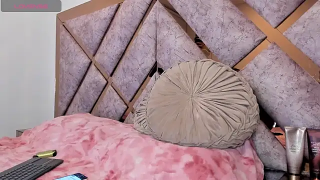 Snapshot of Jennalove_ chatting on January 2025 12:57:02 AM Jennalove online show from January 2025 12:57:02 AM