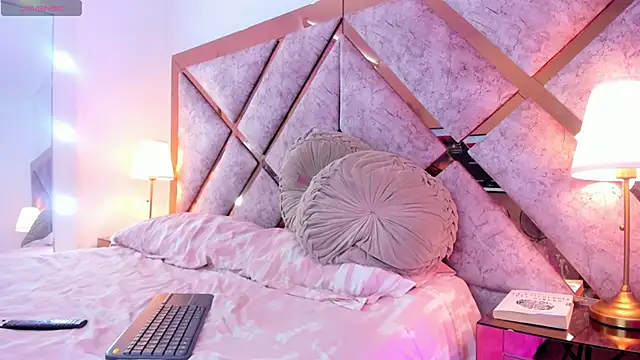 Jennalove  online show from April 2026 09:59:02 PM